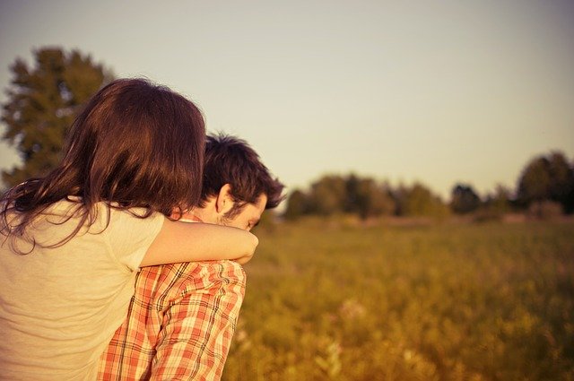 favouring online dating over offline dating