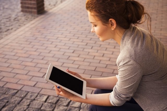 favouring online dating over offline dating