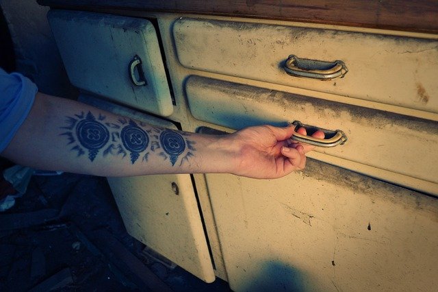 close the drawers