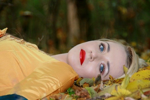 wide set eyes